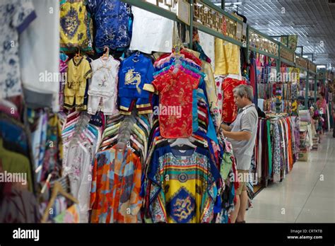 fake clothes in kunming|zhangguanying market kunming.